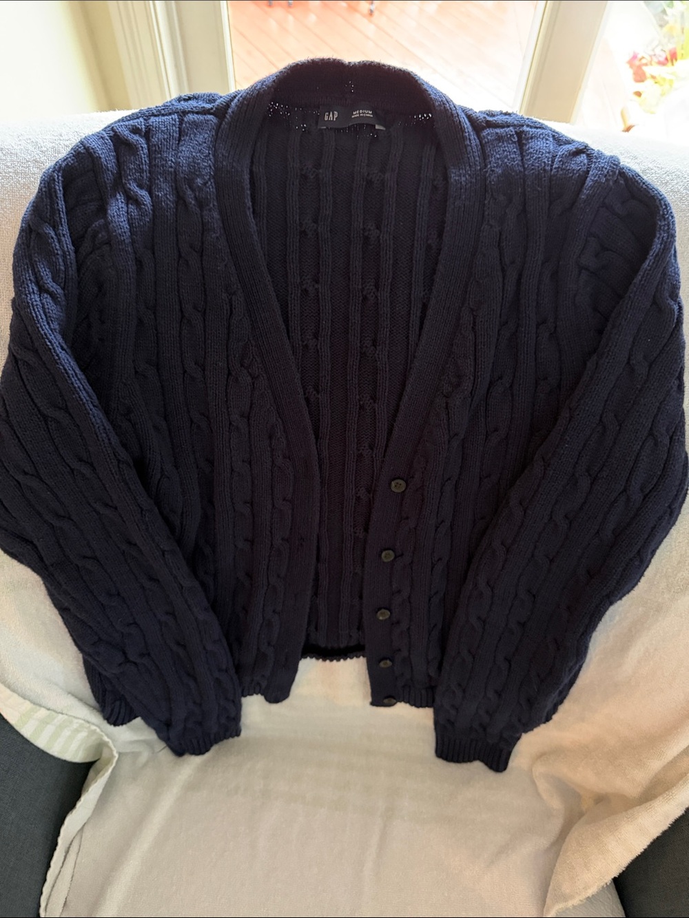 GAP women’s medium cropped Navy Cable Knit Button-Front Cardigan